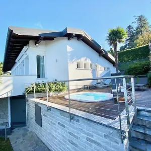 Ferienhaus Poseidon, Porto Valtravaglia